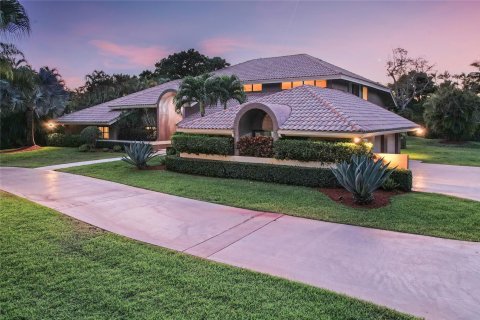 House in Parkland, Florida 5 bedrooms, 456.06 sq.m. № 1172522 - photo 4