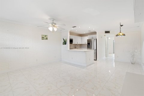 Copropriété à vendre à Sunrise, Floride: 1 chambre, 54.81 m2 № 1310806 - photo 4