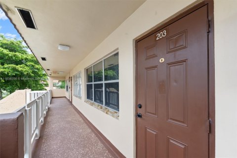 Copropriété à vendre à Sunrise, Floride: 1 chambre, 54.81 m2 № 1310806 - photo 2