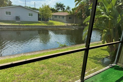 Condo in Oakland Park, Florida, 2 bedrooms  № 1093748 - photo 7