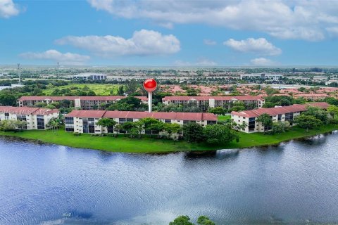 Condo in Pembroke Pines, Florida, 2 bedrooms  № 1367475 - photo 21