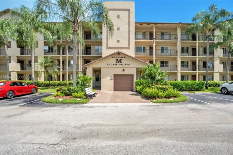 Condo in Pembroke Pines, Florida, 2 bedrooms  № 1367475 - photo 23