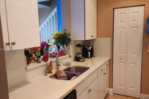 Townhouse in Homestead, Florida 3 bedrooms, 132.66 sq.m. № 967657 - photo 2