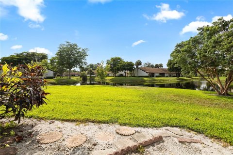 Condo in Coconut Creek, Florida, 3 bedrooms  № 1184828 - photo 26