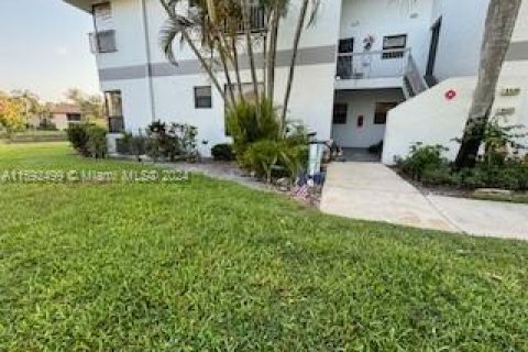 Condo in Coconut Creek, Florida, 3 bedrooms  № 1184828 - photo 1