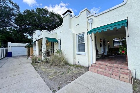 House in Tampa, Florida 3 bedrooms, 129.88 sq.m. № 1258895 - photo 3