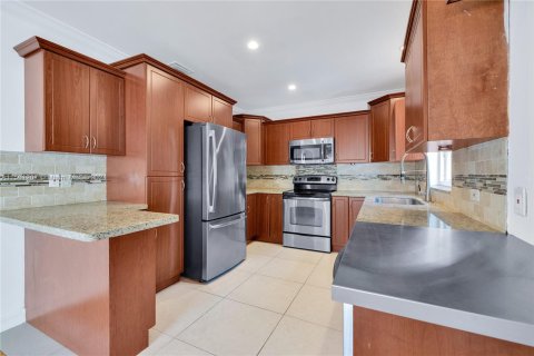 Casa en venta en Miami Shores, Florida, 3 dormitorios, 140.1 m2 № 1095165 - foto 11