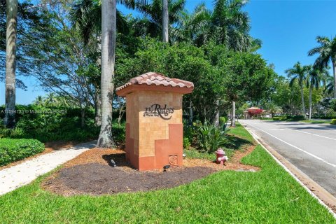 Villa ou maison à vendre à Weston, Floride: 4 chambres, 176.7 m2 № 1226413 - photo 2