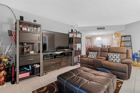 Copropriété à vendre à Lauderdale Lakes, Floride: 2 chambres, 102.38 m2 № 1226473 - photo 25