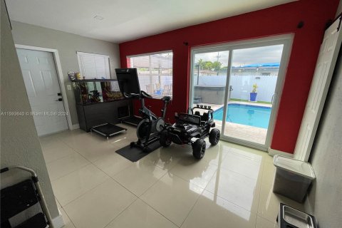 Villa ou maison à vendre à Miramar, Floride: 4 chambres, 102.19 m2 № 1185671 - photo 7