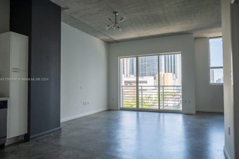 Condo in Miami, Florida, 1 bedroom  № 1185679 - photo 6