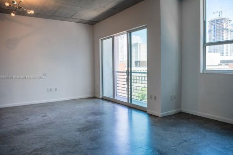 Condominio en venta en Miami, Florida, 1 dormitorio, 60.48 m2 № 1185679 - foto 5