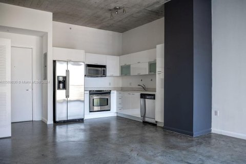 Condo in Miami, Florida, 1 bedroom  № 1185679 - photo 2