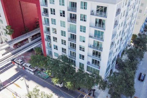 Condo in Miami, Florida, 1 bedroom  № 1185679 - photo 24