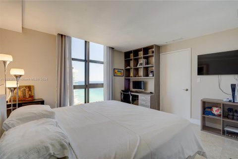 Condominio en venta en Sunny Isles Beach, Florida, 2 dormitorios, 167.04 m2 № 1185728 - foto 28