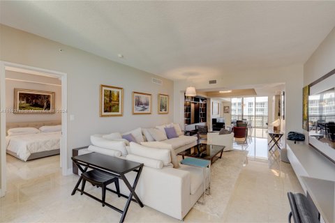 Condominio en venta en Sunny Isles Beach, Florida, 2 dormitorios, 167.04 m2 № 1185728 - foto 19