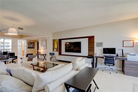 Condominio en venta en Sunny Isles Beach, Florida, 2 dormitorios, 167.04 m2 № 1185728 - foto 18