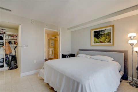 Condominio en venta en Sunny Isles Beach, Florida, 2 dormitorios, 167.04 m2 № 1185728 - foto 26