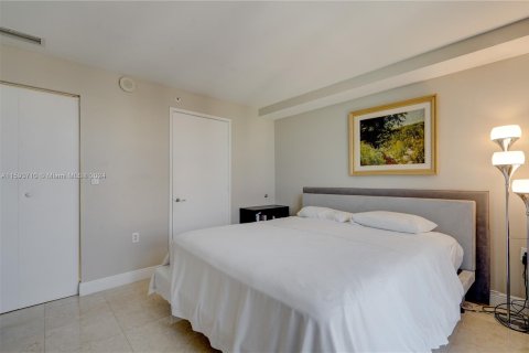 Condominio en venta en Sunny Isles Beach, Florida, 2 dormitorios, 167.04 m2 № 1185728 - foto 27