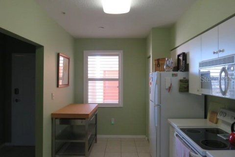 Condo in Palmetto, Florida, 2 bedrooms  № 212834 - photo 2