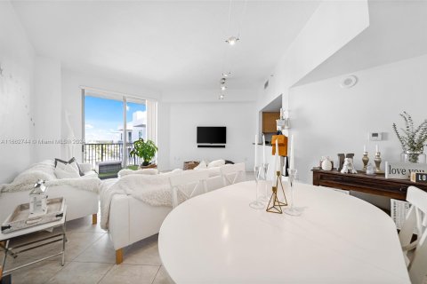 Copropriété à vendre à Hollywood, Floride: 1 chambre, 96.15 m2 № 1370912 - photo 2