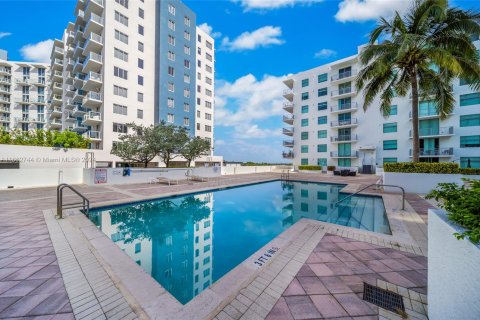 Studio in the Condo in Hollywood, Florida  № 1370912 - photo 27