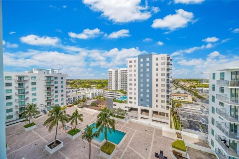 Studio in the Condo in Hollywood, Florida  № 1370912 - photo 25