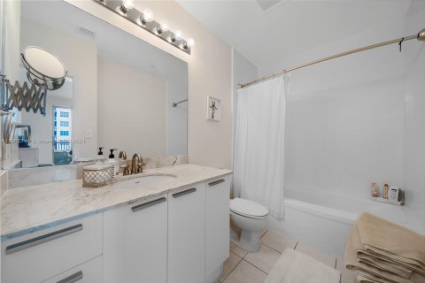 Copropriété à vendre à Hollywood, Floride: 1 chambre, 96.15 m2 № 1370912 - photo 23