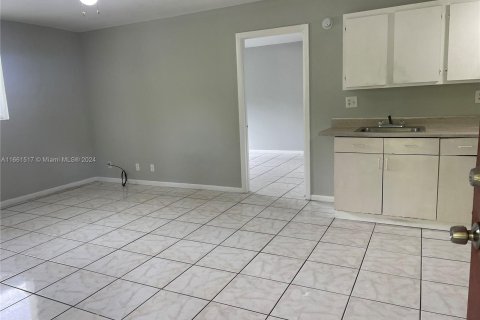 Copropriété à louer à Lauderhill, Floride: 1 chambre, 55.74 m2 № 1370861 - photo 2