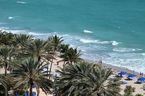 Condominio en venta en Sunny Isles Beach, Florida, 33.44 m2 № 1372450 - foto 1