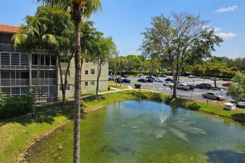 Condo in North Lauderdale, Florida, 2 bedrooms  № 1168899 - photo 21