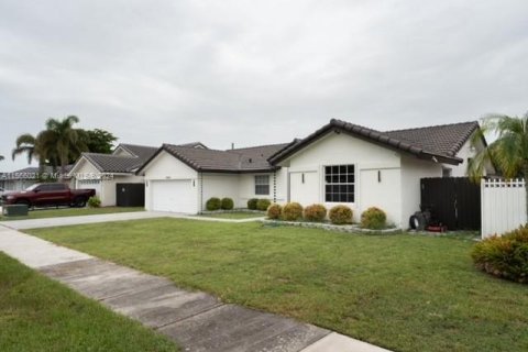 House in Miami, Florida 3 bedrooms, 155.61 sq.m. № 1102684 - photo 27