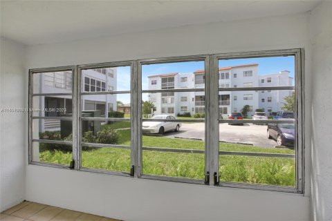 Copropriété à vendre à Lauderdale Lakes, Floride: 1 chambre, 77.57 m2 № 890117 - photo 13