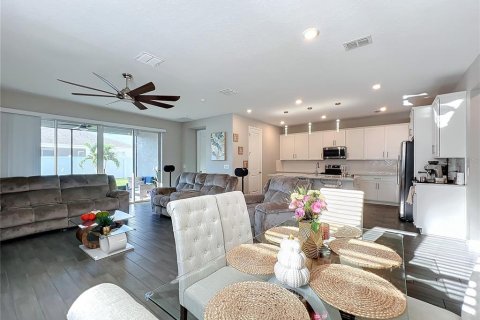 Casa en venta en Auburndale, Florida, 4 dormitorios, 198.07 m2 № 1374152 - foto 11