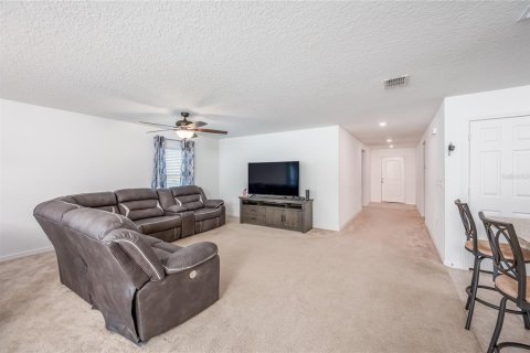 Villa ou maison à vendre à Kissimmee, Floride: 4 chambres, 186.18 m2 № 1251378 - photo 7