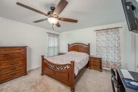 Villa ou maison à vendre à Kissimmee, Floride: 4 chambres, 186.18 m2 № 1251378 - photo 12