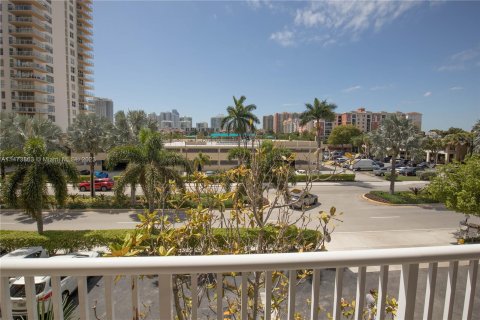 Condominio en venta en Sunny Isles Beach, Florida, 2 dormitorios, 172.43 m2 № 784041 - foto 2