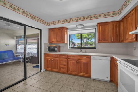 Condo in Boynton Beach, Florida, 2 bedrooms  № 1102166 - photo 21