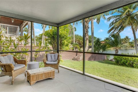 Villa ou maison à vendre à Cutler Bay, Floride: 4 chambres, 297.84 m2 № 1310921 - photo 28