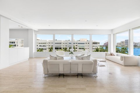 Copropriété à vendre à Palm Beach, Floride: 129.41 m2 № 922366 - photo 4