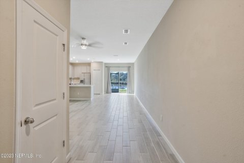 Villa ou maison à vendre à Jacksonville, Floride: 3 chambres, 154.22 m2 № 882108 - photo 4