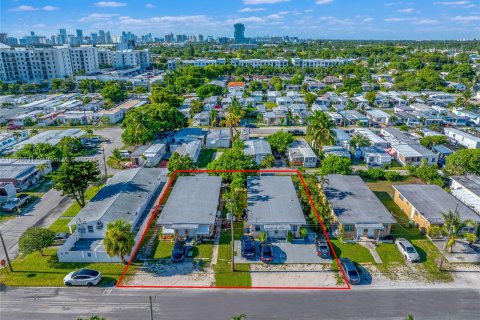 Propiedad comercial en venta en Hallandale Beach, Florida № 1365953 - foto 2