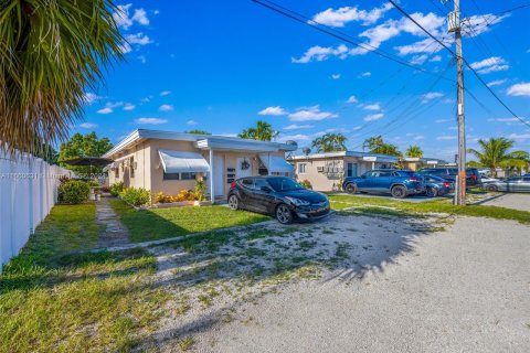 Immobilier commercial à vendre à Hallandale Beach, Floride № 1365953 - photo 13