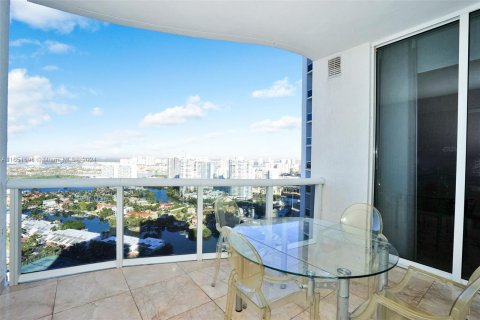 Condo in Sunny Isles Beach, Florida, 3 bedrooms  № 1365913 - photo 24