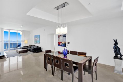 Condominio en venta en Sunny Isles Beach, Florida, 3 dormitorios, 216.18 m2 № 1365913 - foto 17