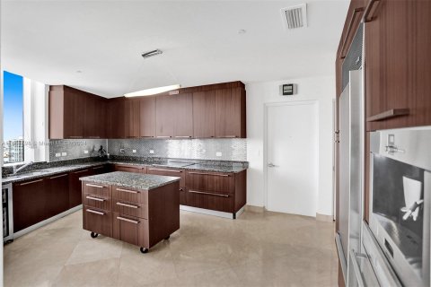 Condo in Sunny Isles Beach, Florida, 3 bedrooms  № 1365913 - photo 21