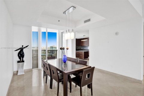 Condo in Sunny Isles Beach, Florida, 3 bedrooms  № 1365913 - photo 15