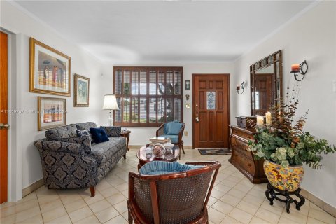 Villa ou maison à vendre à Miami, Floride: 3 chambres, 131.64 m2 № 1365444 - photo 6