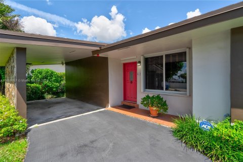 Casa en venta en Miami, Florida, 3 dormitorios, 131.64 m2 № 1365444 - foto 3