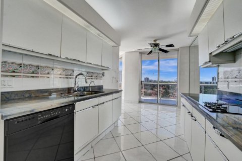 Copropriété à vendre à Aventura, Floride: 2 chambres, 208.1 m2 № 984482 - photo 21